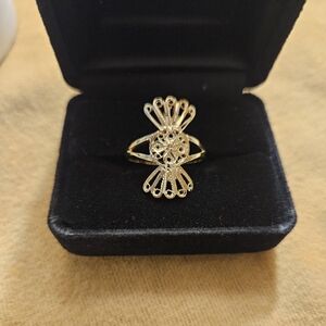 Elegant 14k Gold Statement Ring